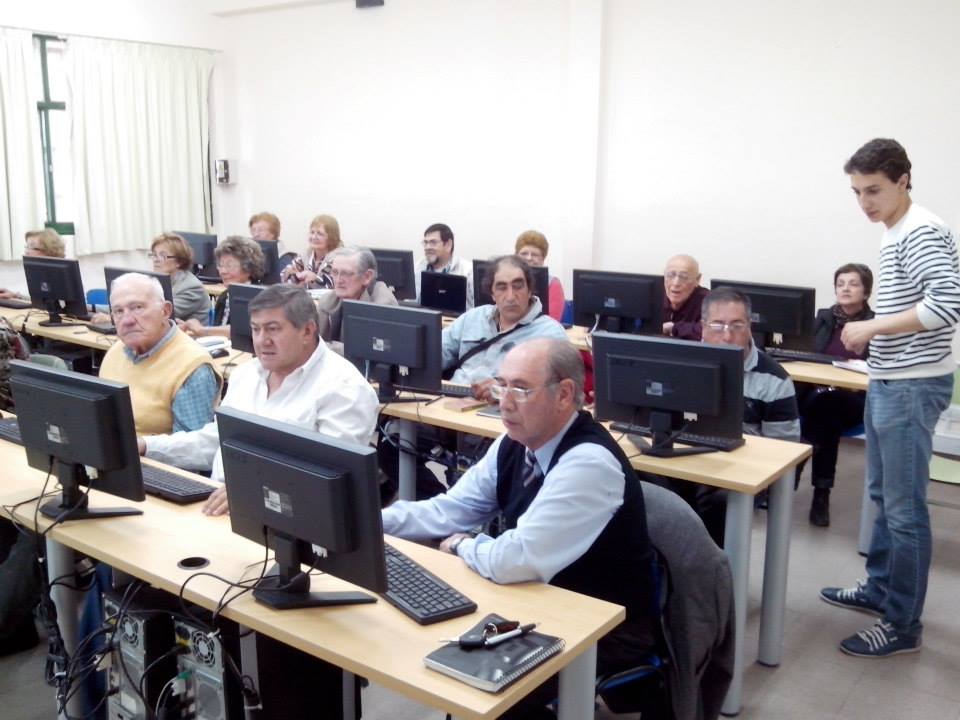Abuelos on line concluye este jueves con la entrega de certificados a más de sesenta adultos mayores 