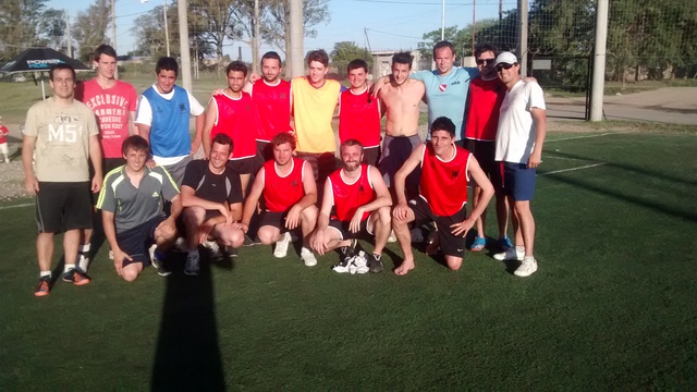 Graduados, a través del deporte, fomenta camaradería de profesionales