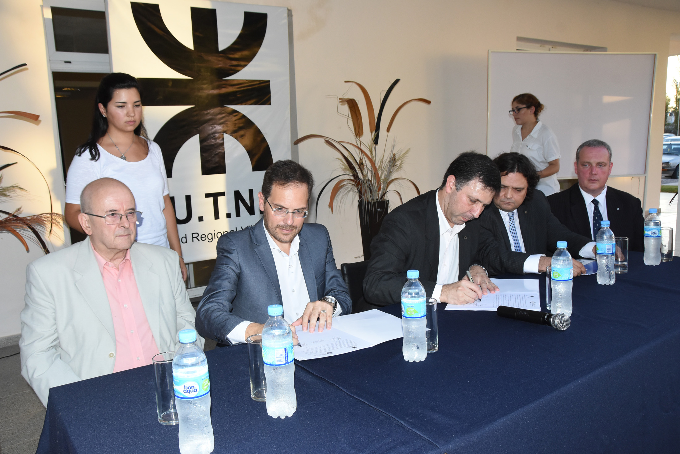 Integrantes de cooperativas de trabajo que prestan servicios a la Municipalidad podrán capacitarse en la Escuela de Oficios 