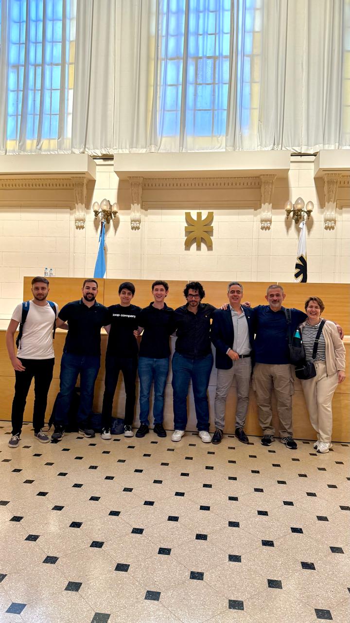 Estudiantes y docentes de Ingeniería Electrónica experimentaron en el primer reactor nuclear de América latina